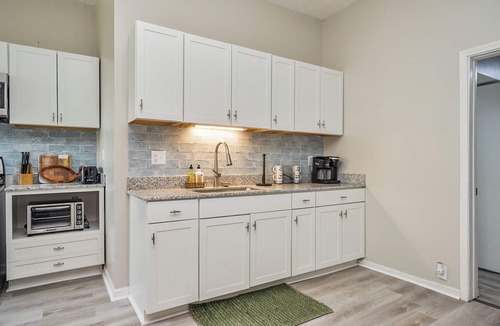 Canandaigua House | City of Canandaigua | Finger Lakes | King Bed