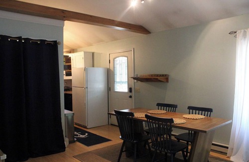 Town of Richmond Cottage | Clairmonte Cottage-Steps to Honeoye Lake/Hot Tub/Firepit/Dog &Kid Friendly/Kayak