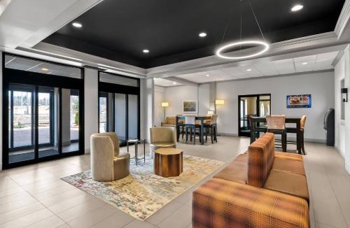 North Haven Hotel | Clarion Inn North Haven - New Haven North