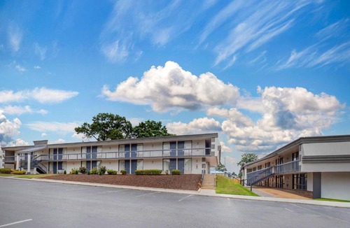 Morrow Hotel | Clarion Pointe Morrow - Atlanta South