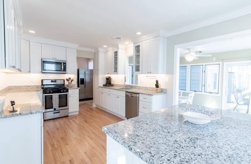 Village Green House | Classic Beach Cottage - 3 BR Sleeps 10