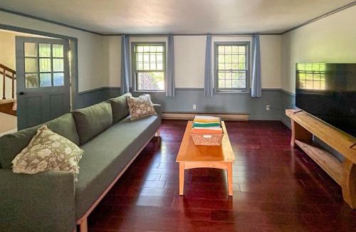 South Orleans House | Classic Cape House 5M to Nauset Beach