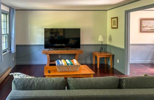 South Orleans House | Classic Cape House 5M to Nauset Beach