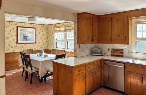 South Orleans House | Classic Cape House 5M to Nauset Beach