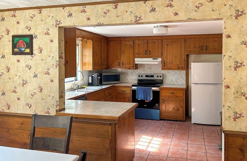 South Orleans House | Classic Cape House 5M to Nauset Beach