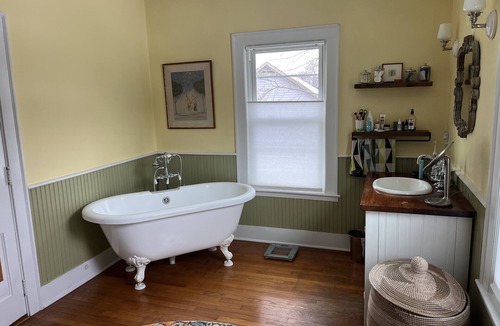 Livingston House | CLASSIC COLUMBIA COUNTY FARMHOUSE