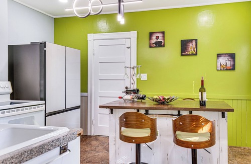 Manchester House | Classic North End Gem: Yard, Patio & Modern Style!