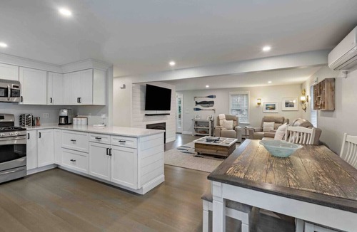 East Falmouth House | Classic Renovated Cape Cod Getaway