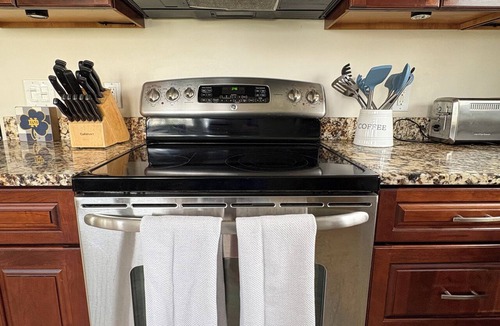 Matunuck Cottage | Classic RI Beach Cottage: Walk to Matunuck Beach, bars, ice cream, and coffee