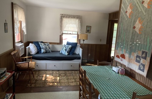 Madison Cottage | Classic shoreline cottage 5-minute walk to the beach, Madison CT private beach