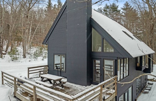 Winhall Ski Chalet | Classic Stratton Ski Chalet: Perfect for Families