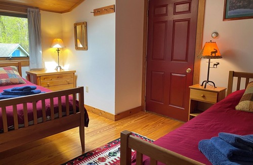 Keene Cabin | Climber's Lodge - Surrounded by wilderness, Keene, ny