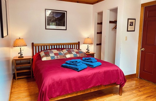 Keene Cabin | Climber's Lodge - Surrounded by wilderness, Keene, ny