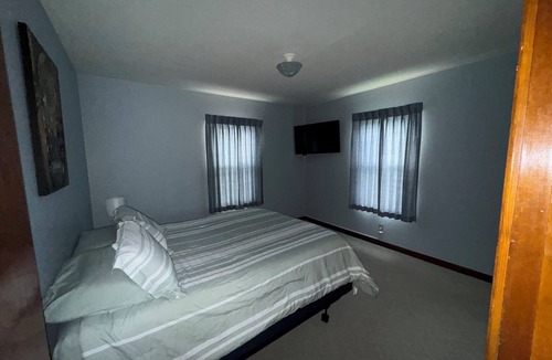 Erie House | Close proximity to Harbor, Presque Isle Park, Waldemere Park