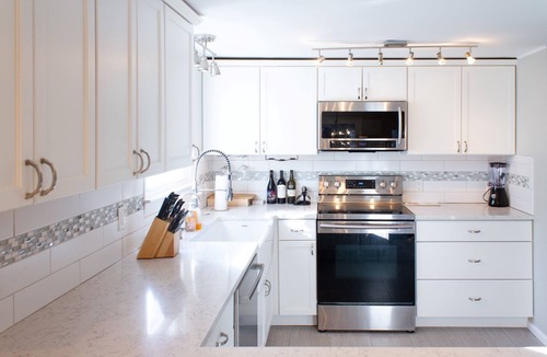 Wolfeboro House | Close to Beach, Downtown, Hiking & more! Outdoor sauna available to add!