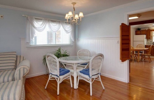 East Falmouth House | Close to beaches, Spacious, Large private yard, Family-Friendly Neighborhood