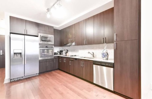 Seaport District Apartment | Close to Downtown | Seaport 1BR w/Harbour Views