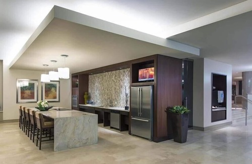 Seaport District Apartment | Close to Downtown | Seaport 1BR w/Harbour Views