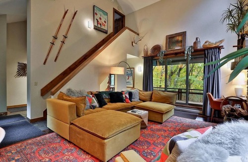 Plymouth House | Close to Hiking and Lakes - Cozy Mountain Cabin