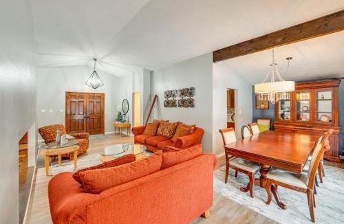 North Olmsted House | Close to Hospitals & Downtown: Cleveland Home
