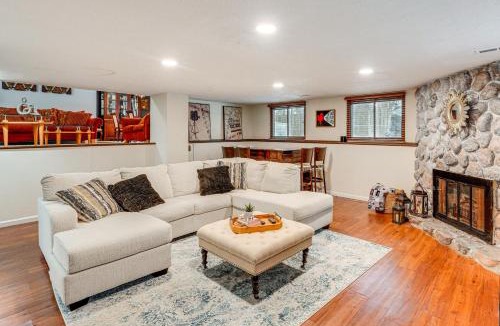 North Olmsted House | Close to Hospitals & Downtown: Cleveland Home
