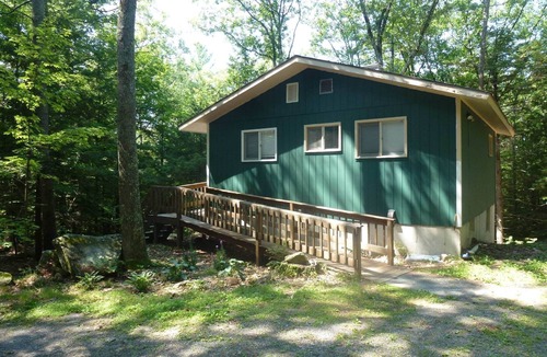 Newbury House | Close To Mt Sunapee - Skiing, Hiking Trails, Lake Access and more!