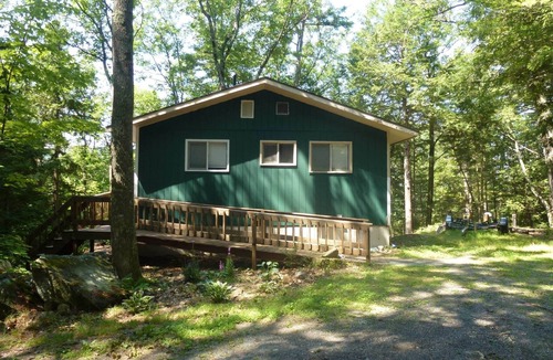 Newbury House | Close To Mt Sunapee - Skiing, Hiking Trails, Lake Access and more!