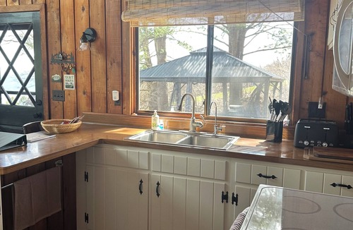 Naples Ski Chalet | Cloud Wine Canandaigua- Hot tub & Lake Views in FLX Wine Country