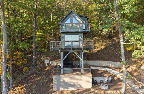 Stanardsville Ski Chalet | CloudPointe Retreat Treehouse