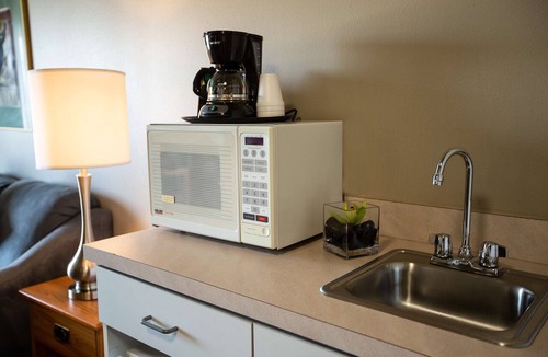 Pullman Hotel | Coast Hilltop Inn