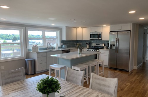 Tiverton House | Coastal charm and sunsets!