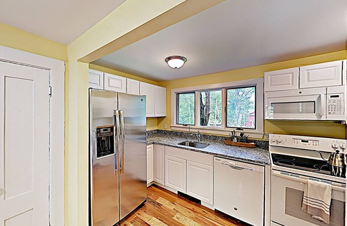 Sorrento House | Coastal New England gem with decks - 1 block to Sorrento Harbor