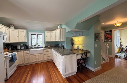 Owls Head House | Coastal Ocean Front 3-bedroom house in Owls Head for a relaxing stay