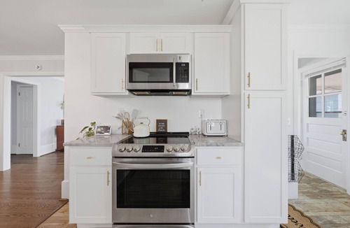 Niantic House | Coastal Retreat with Firepit + Near Beaches