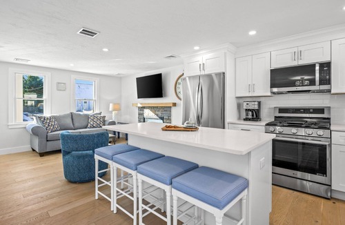 Sandwich House | Coastal Retreat with pool and walk to beach