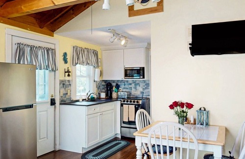 Kennebunk House | Coastal Shorelands Retreat + Walk-to-Beach Access and Pool