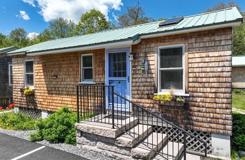 Kennebunk House | Coastal Shorelands Retreat + Walk-to-Beach Access and Pool