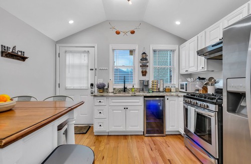 Seaside Heights Cottage | Coffee | BBQ Grill | Fire Pit | High Speed WiFi