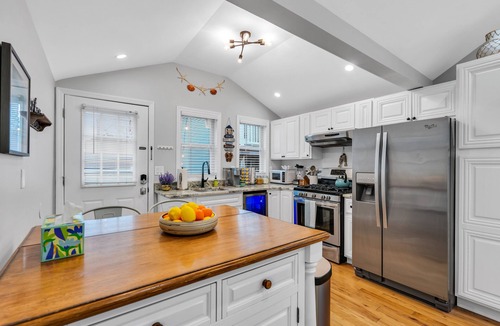 Seaside Heights Cottage | Coffee | BBQ Grill | Fire Pit | High Speed WiFi