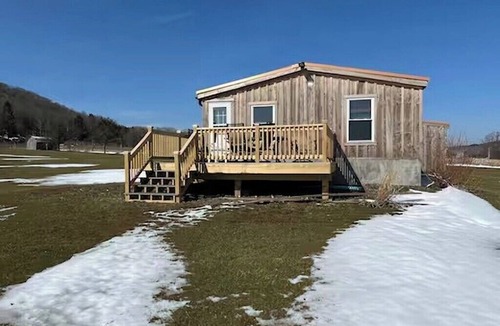 Scott Cabin | Coldbrook Cabin Homer, NY Finger Lakes, Fields & Colleges
