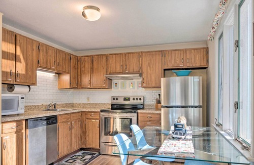 Campton House | Colorful Campton Home w/ Community Amenities!