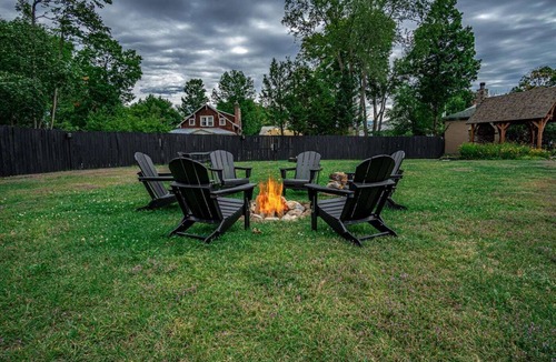 North Creek Condo | Come stay at Alpine Lodge for amazing views!