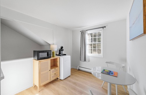 Manchester Center Condo | Come stay at the Bromley Two Bedroom Suite!