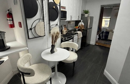 Two Bridges Apartment | Comfortable 2BR and 2 Bath Apt in Downtown NYC