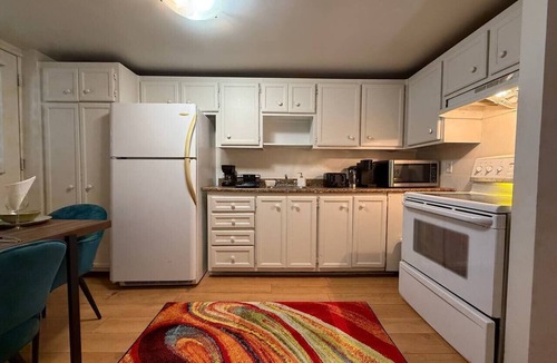 Pierrefonds-Roxboro Apartment | Comfortable 3BR Apt with included a parking spot