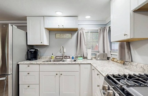 Bridgewater Corners House | Comfortable dog-friendly home w/pond view, deck, gas grill, wifi, TVs, kitchen