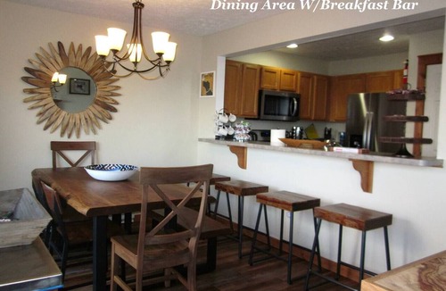 Tannersville House | Comfortable Elegance In The Heart Of Camelback!