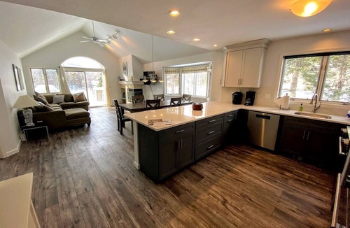 Carroll Cabin | Comfortable Family Cabin Rental for New Hampshire Glamping