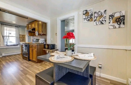 East Hartford House | comfortable home away from home