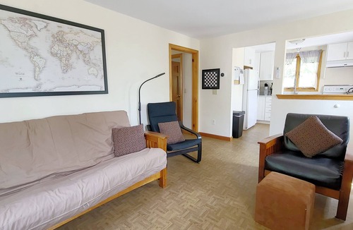Wellfleet House | Comfortable Oceanside 3BD-Deck, Outdoor Shower, One Mile to Great Pond